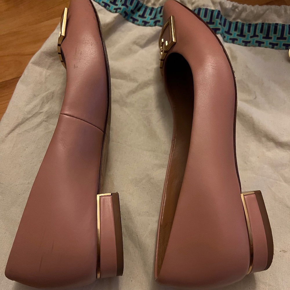 Tory Burch Gigi Pointed Toe Pink Leather Flats - Picture 6 of 8